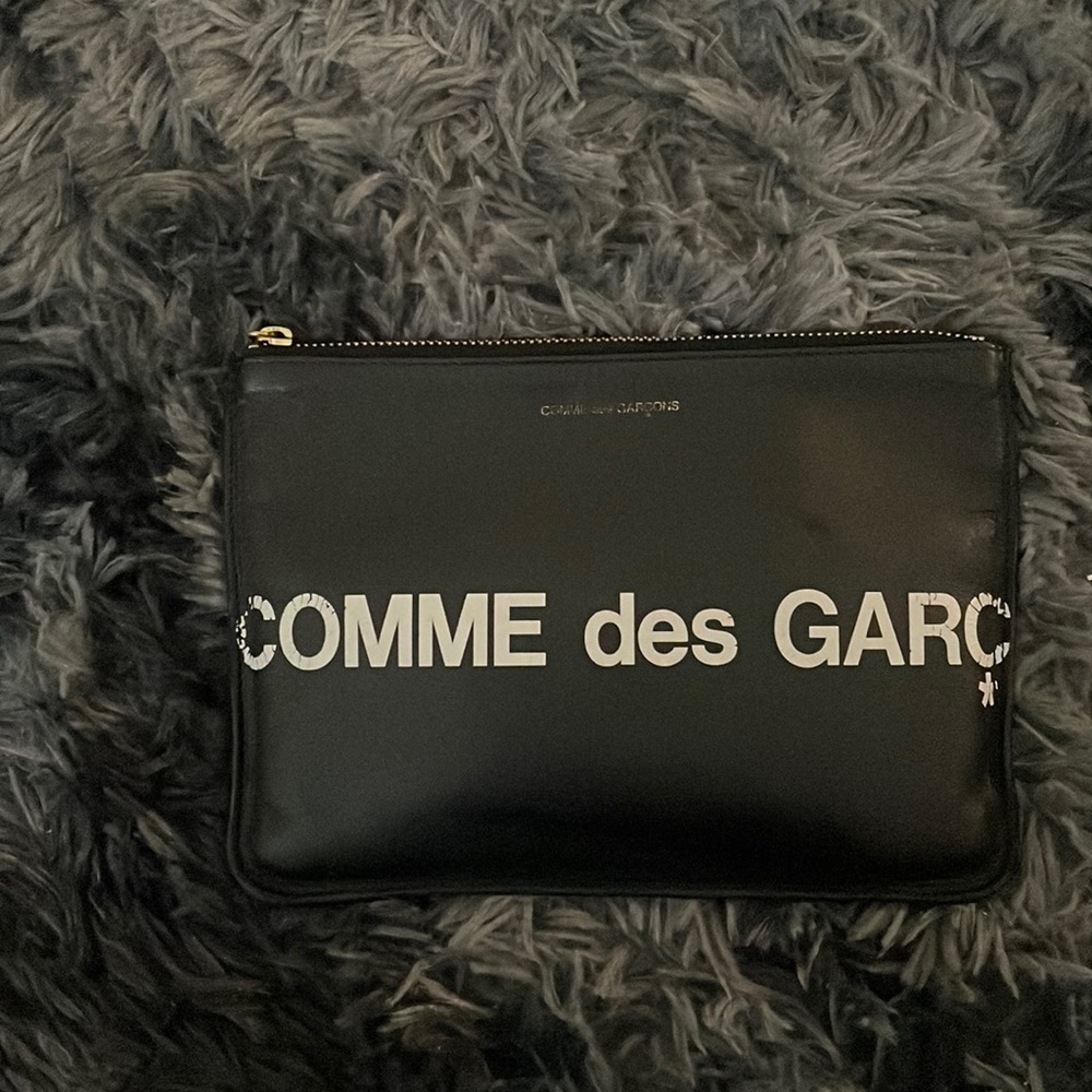 Comme des garçons pouch